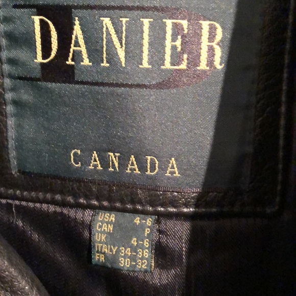 Sz4-6 Danier leather coat - Picture 3 of 7